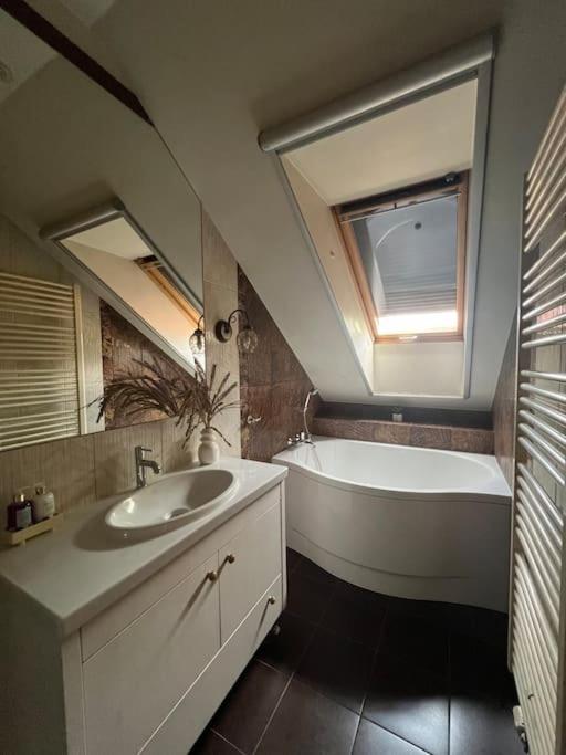 Old Town Apartment With Free Parking Vilnius Extérieur photo